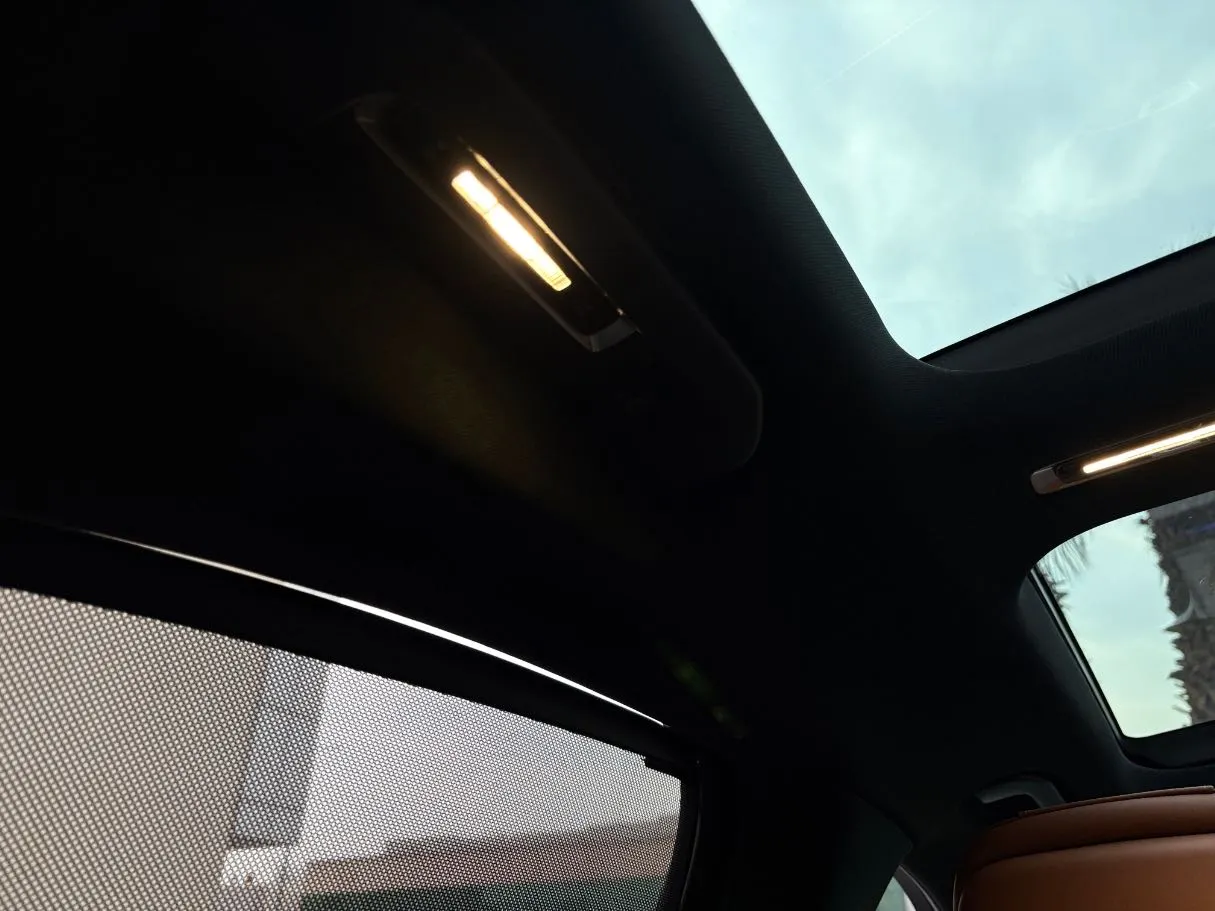 Car image 36