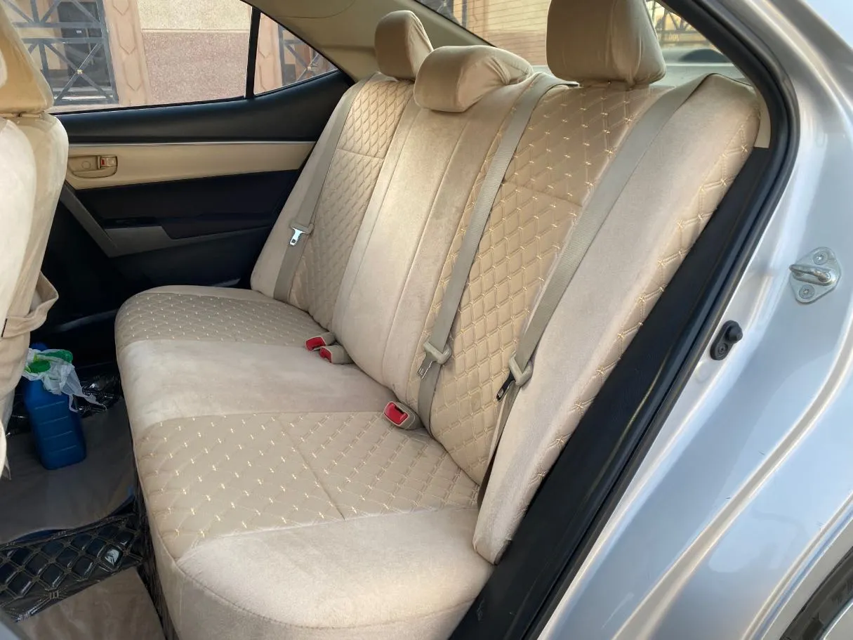 Car image 13