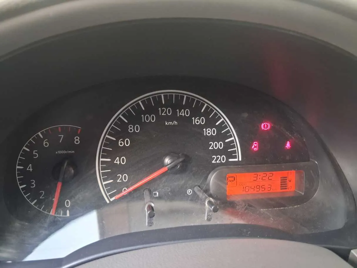Car image 18