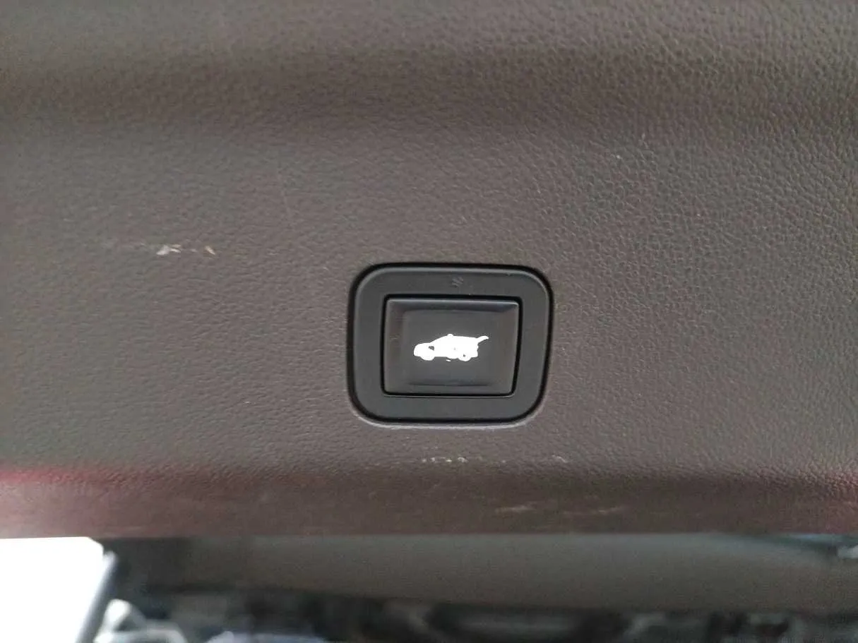 Car image 37