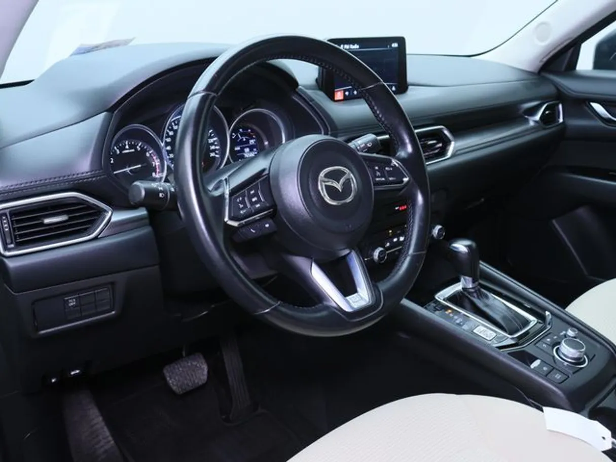 Car image 4