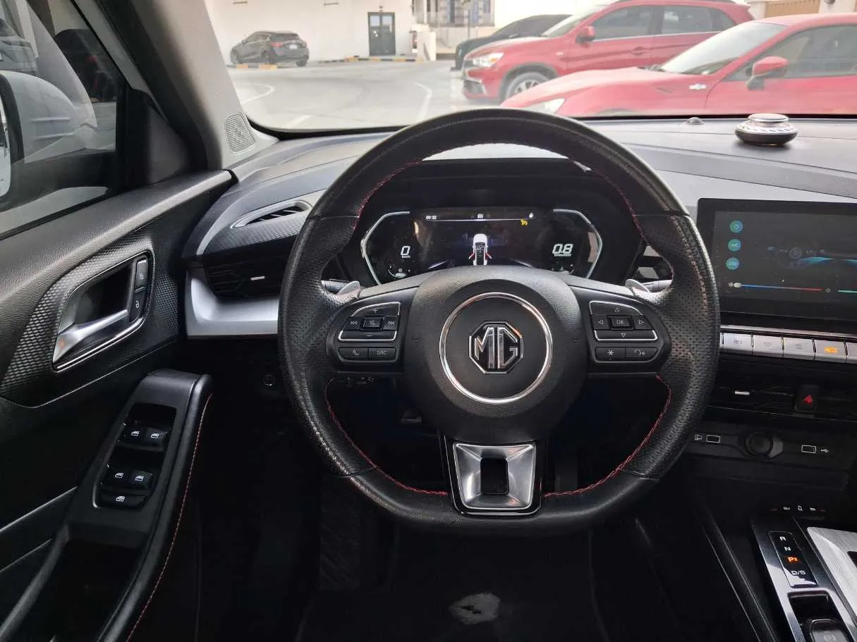 Car image 18