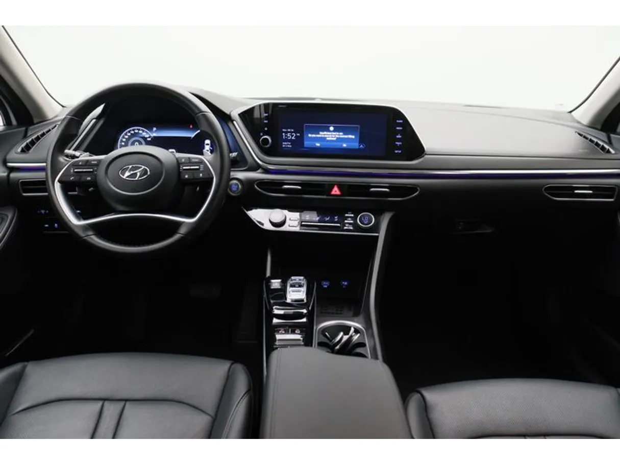 Car image 14