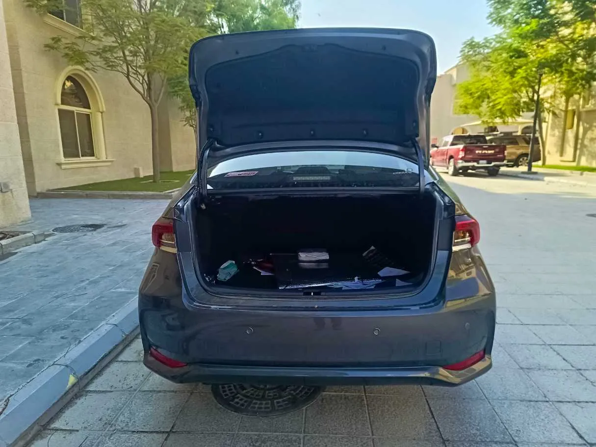 Car image 26