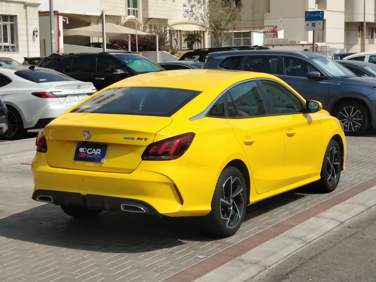 Car image 5
