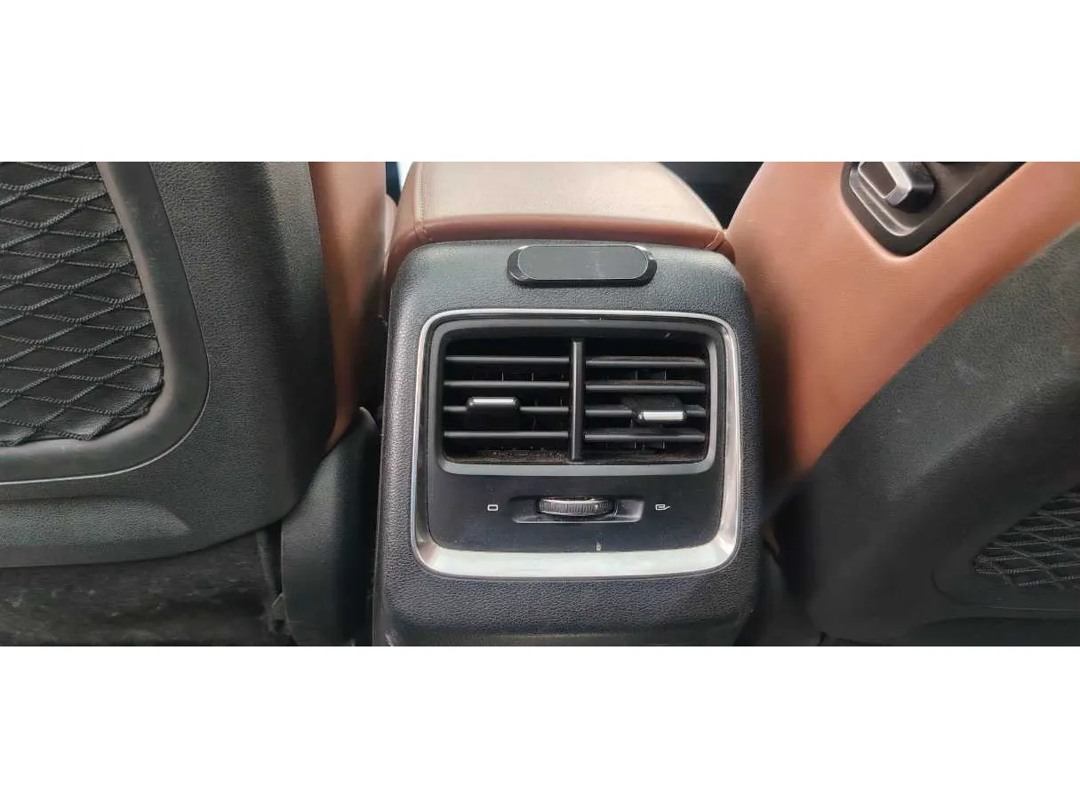 Car image 33