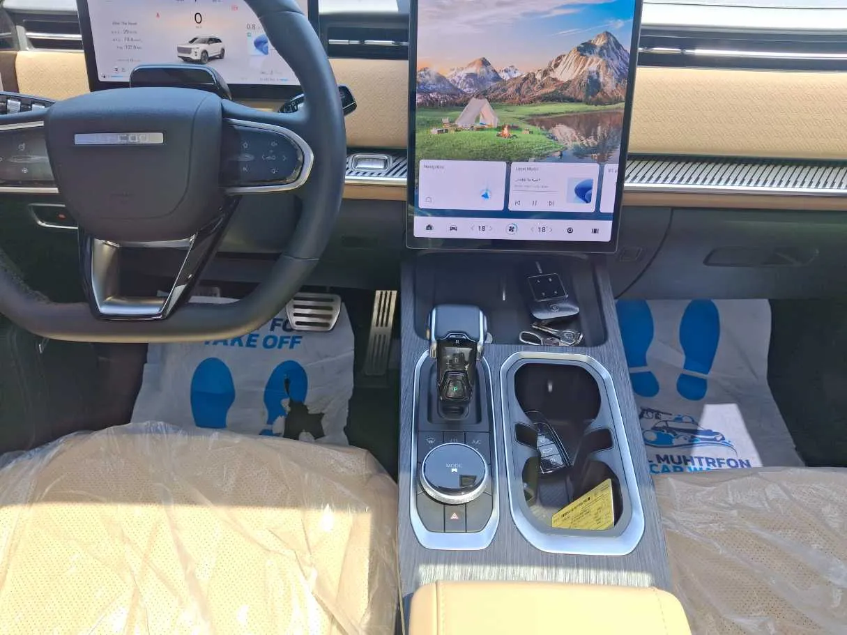 Car image 15