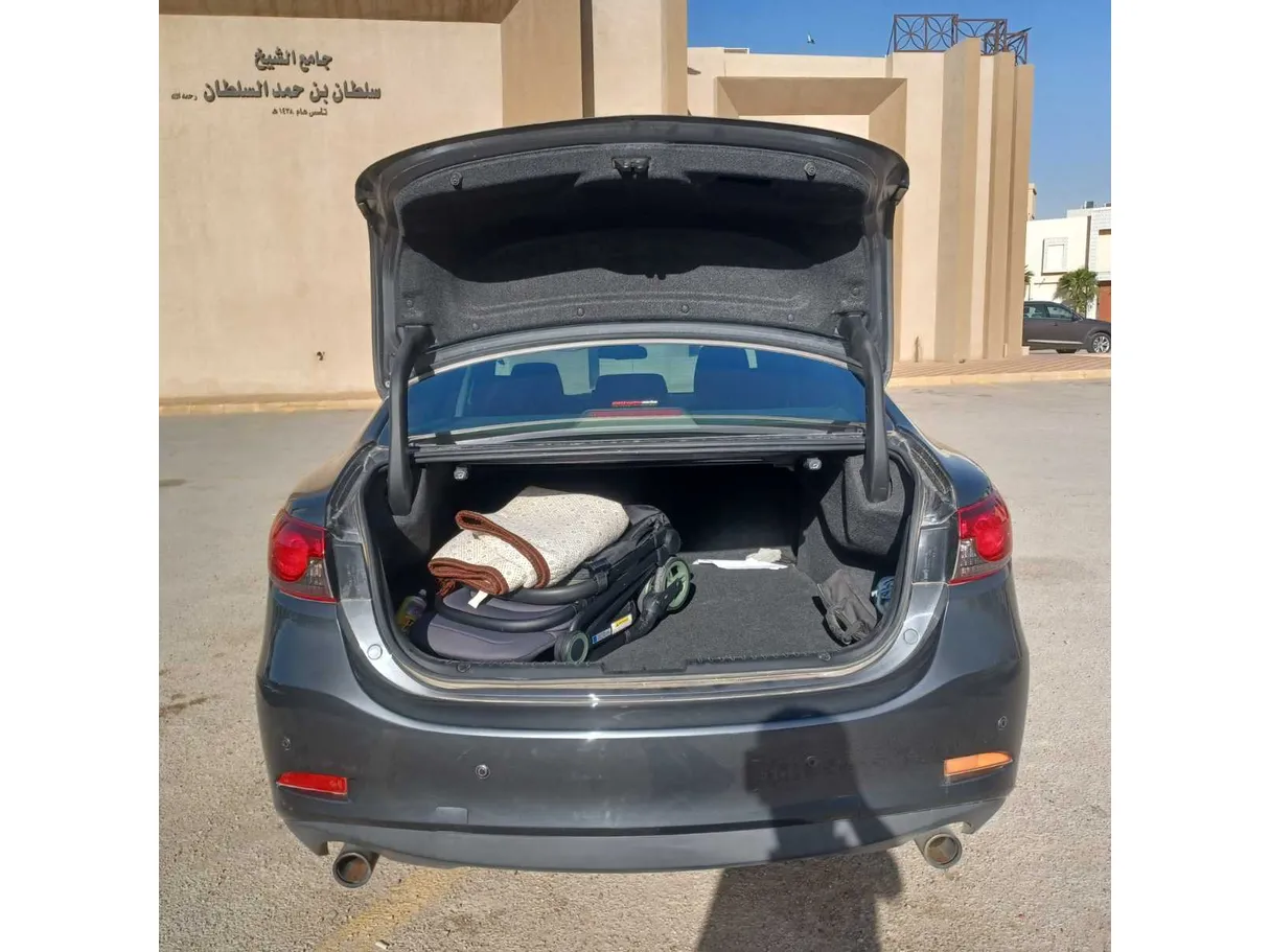 Car image 21
