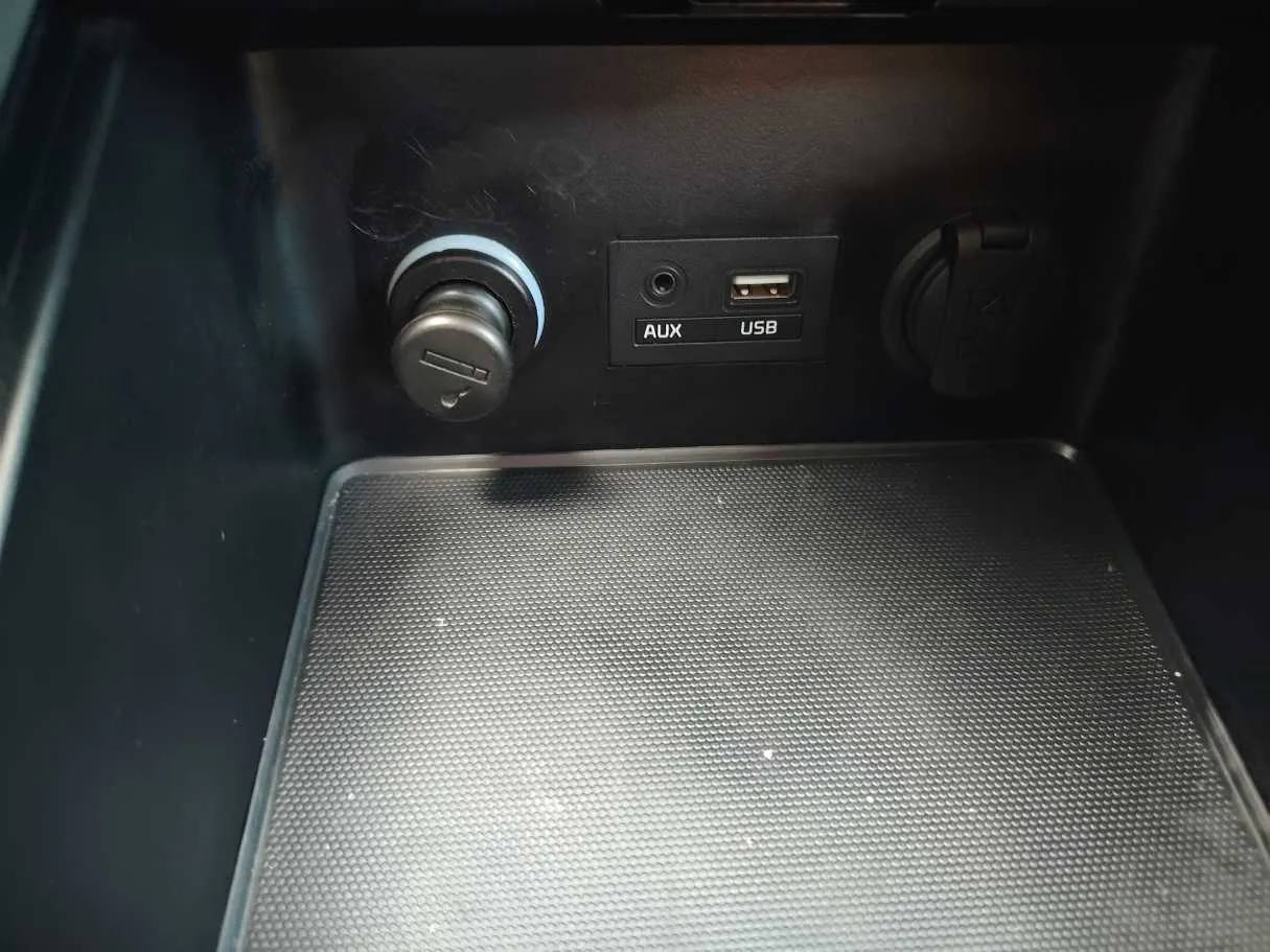 Car image 24