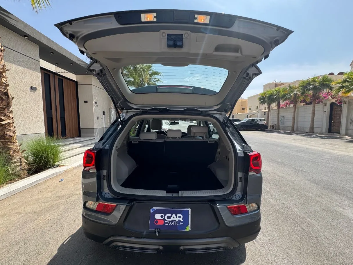 Car image 22