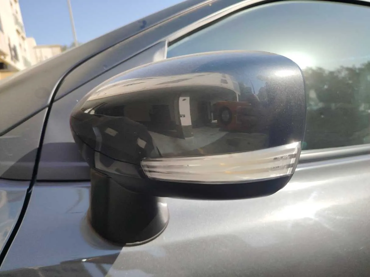 Car image 26