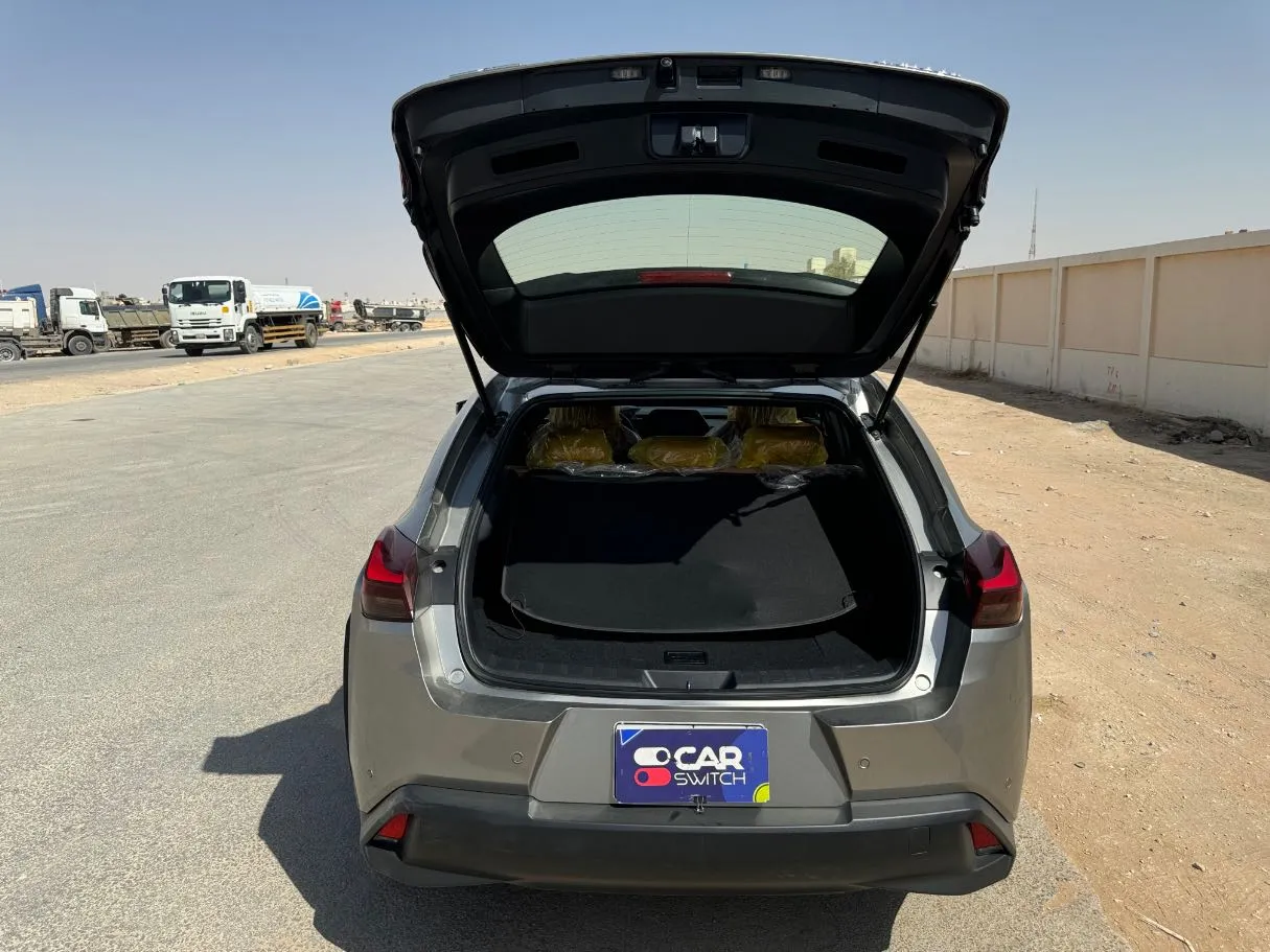 Car image 28
