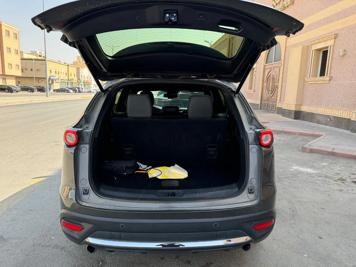Car image 22