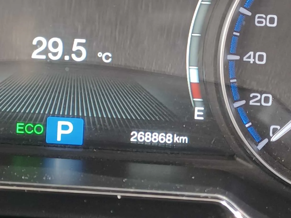 Car image 18
