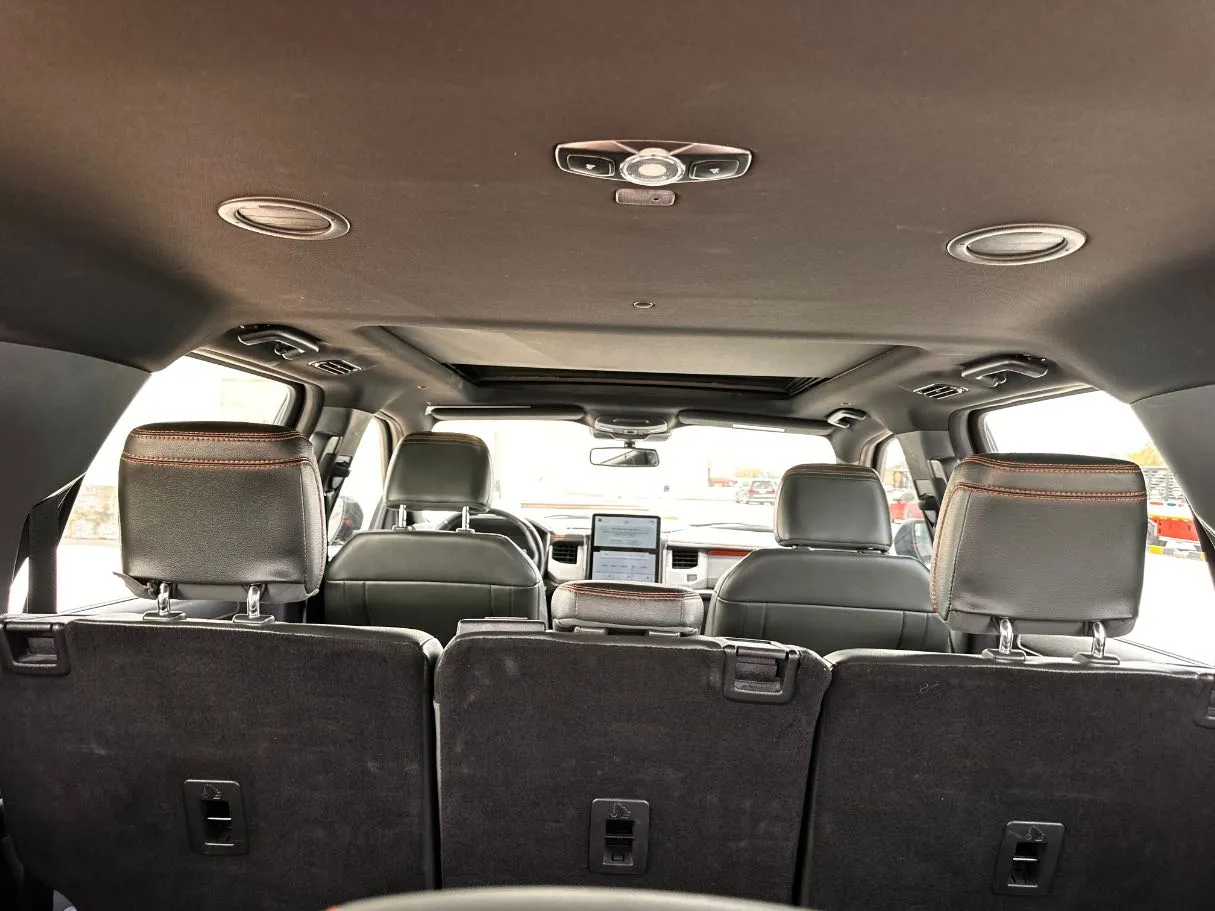 Car image 17