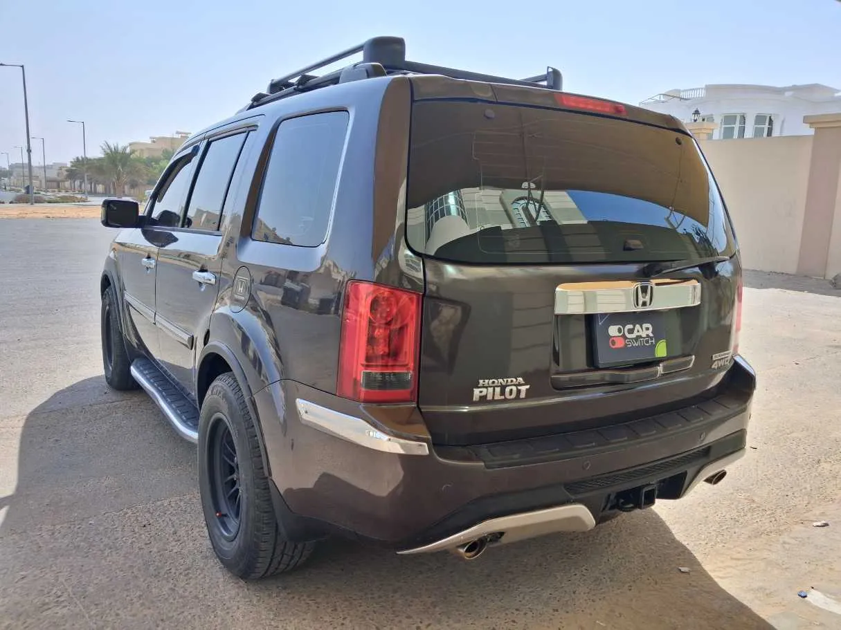 Car image 7