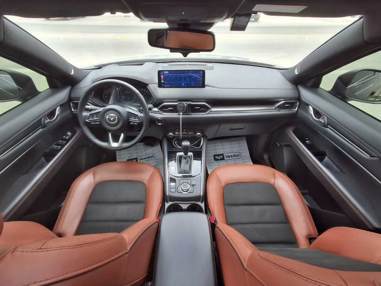 Car image 18
