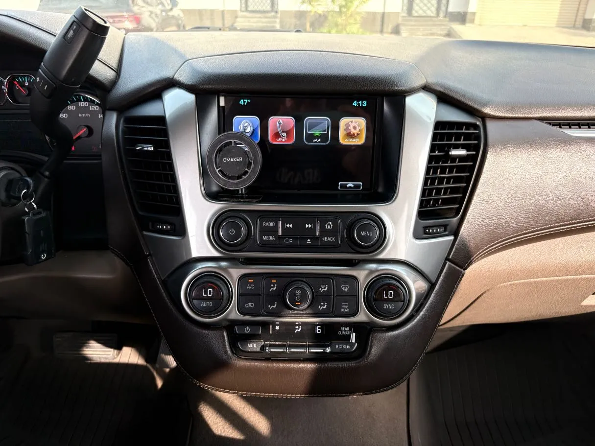 Car image 19