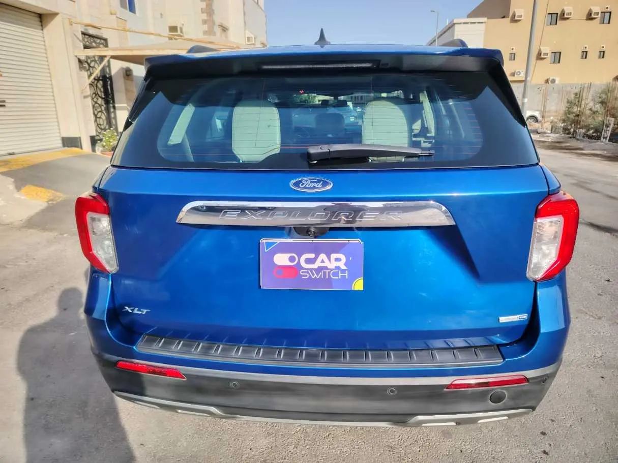 Car image 6