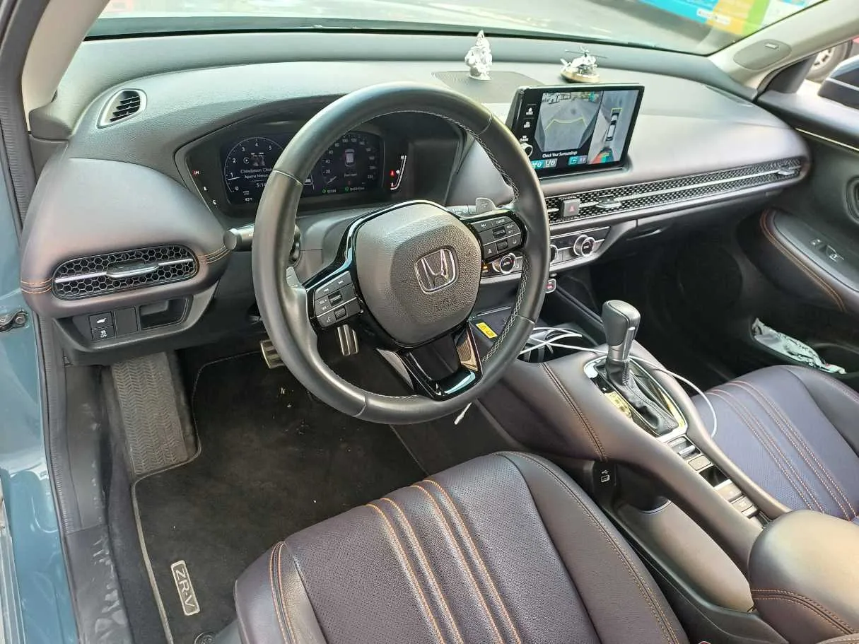 Car image 11