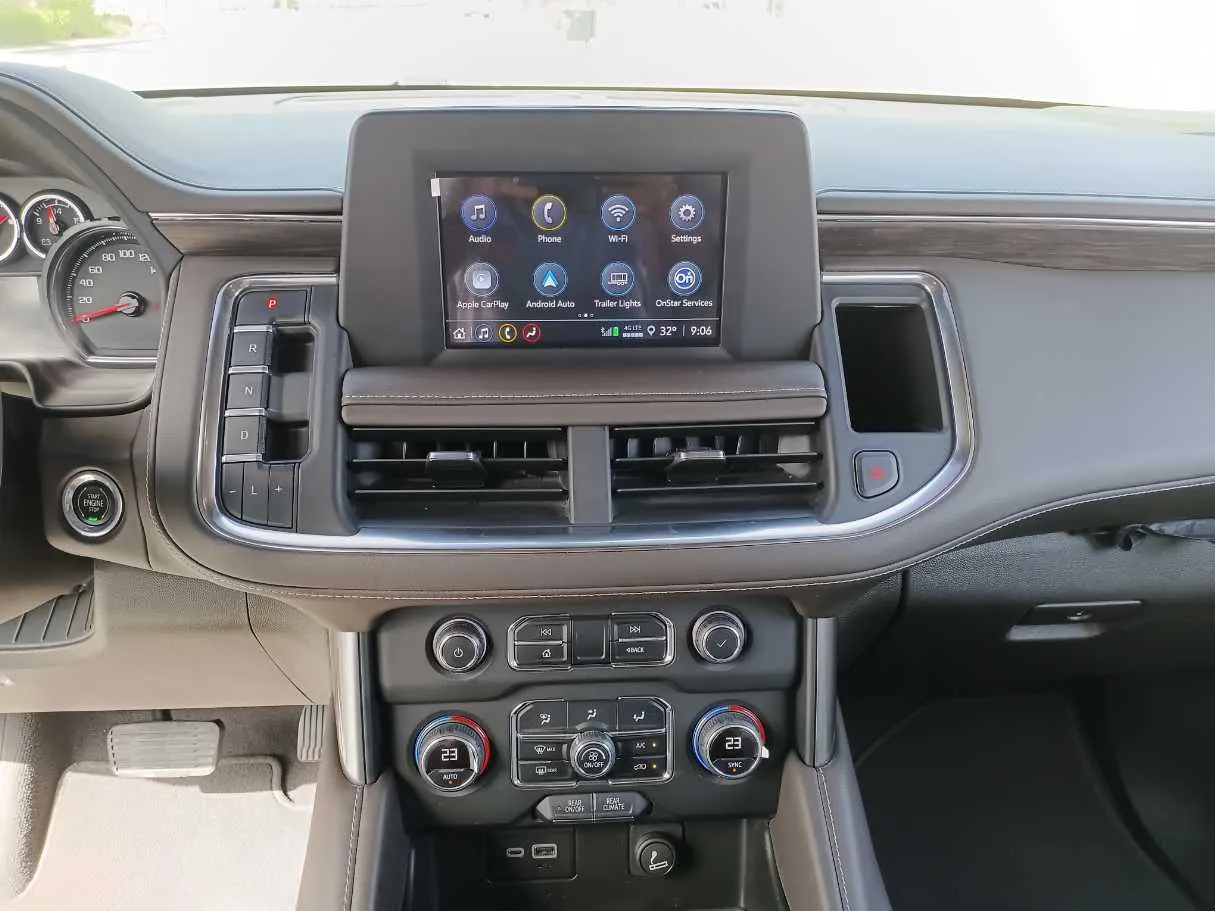 Car image 18