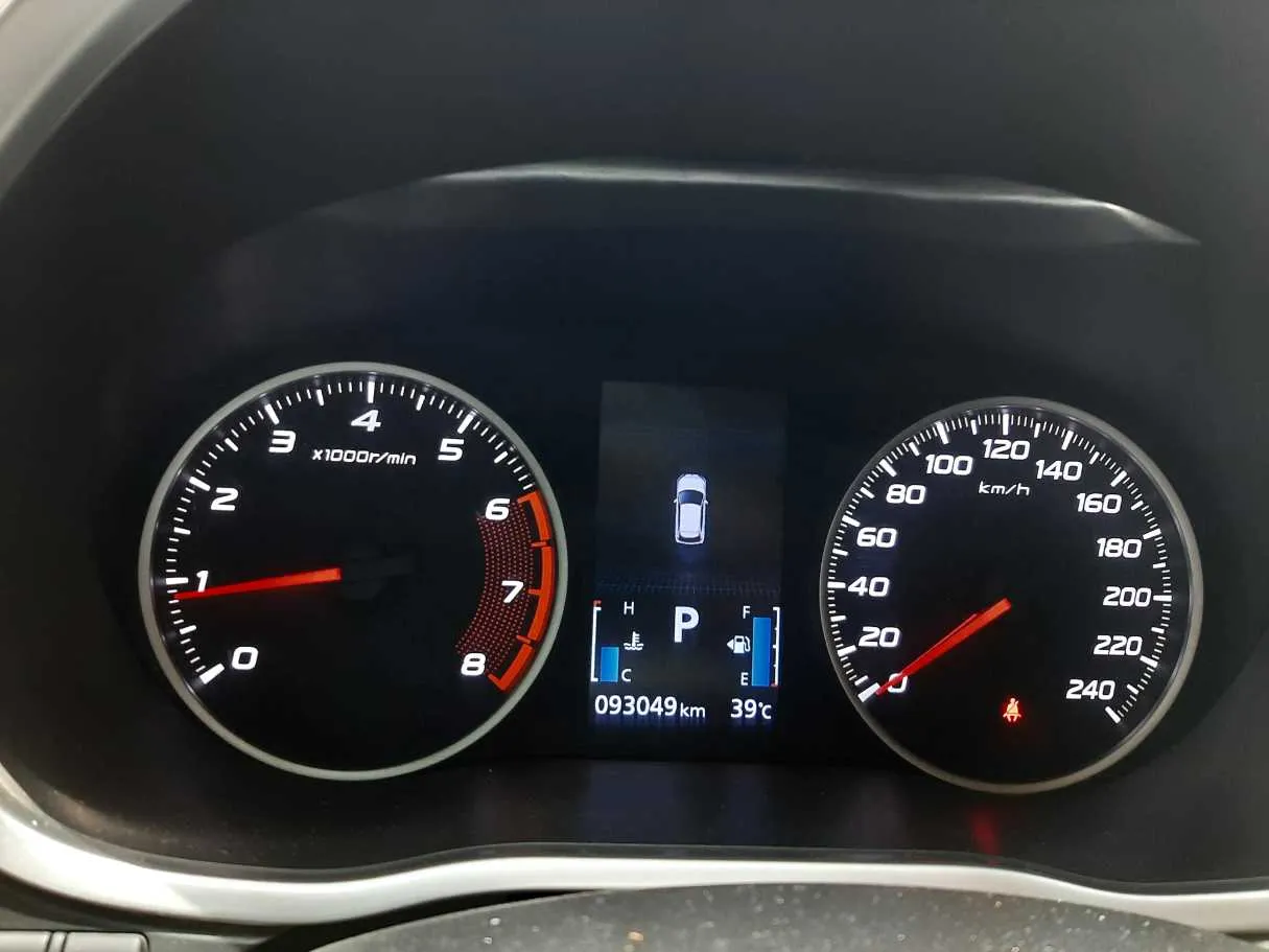 Car image 18