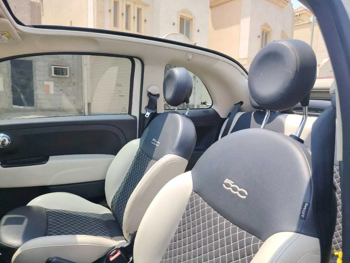 Car image 12