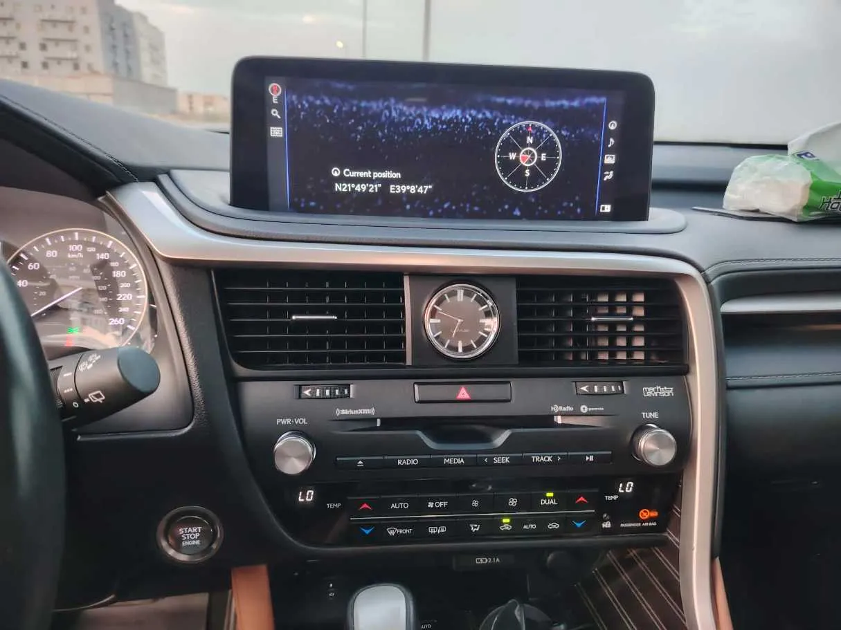 Car image 25
