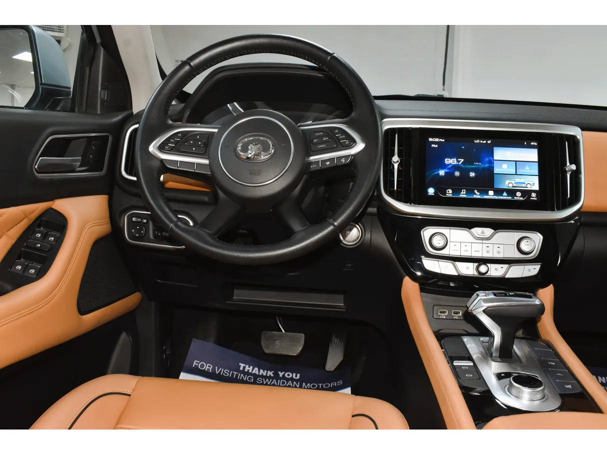 Car image 13
