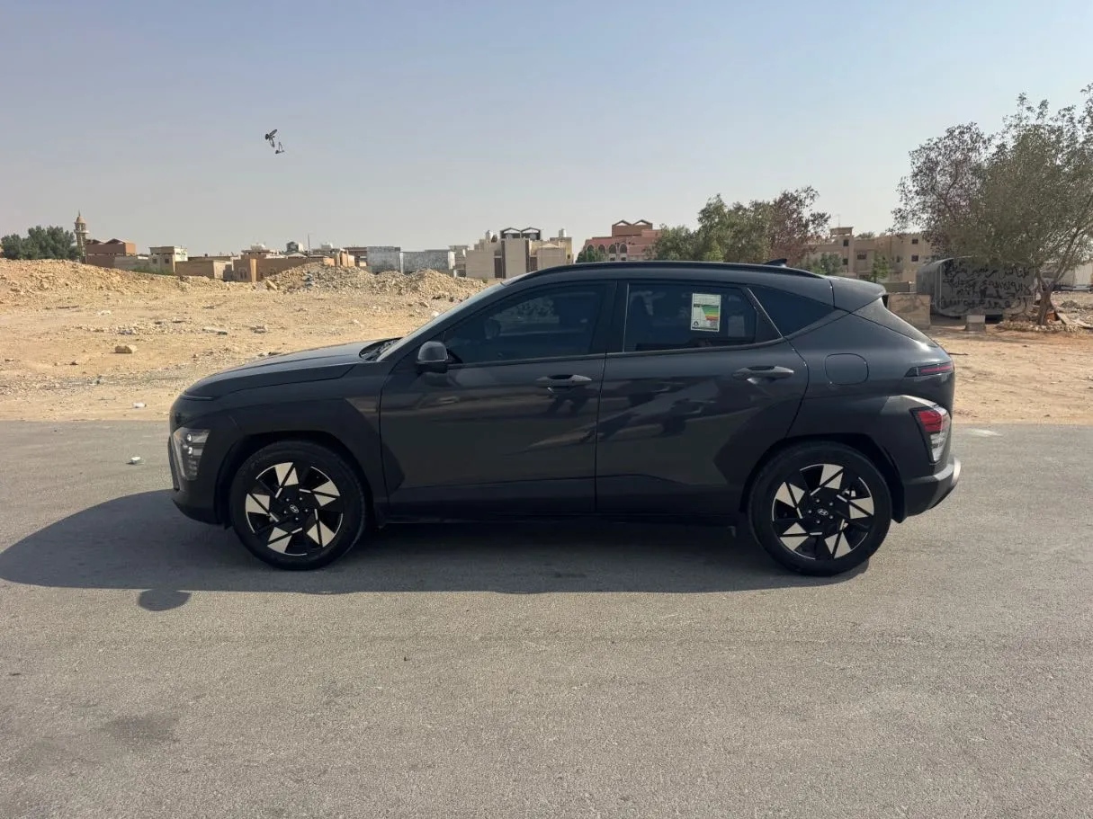 Car image 8