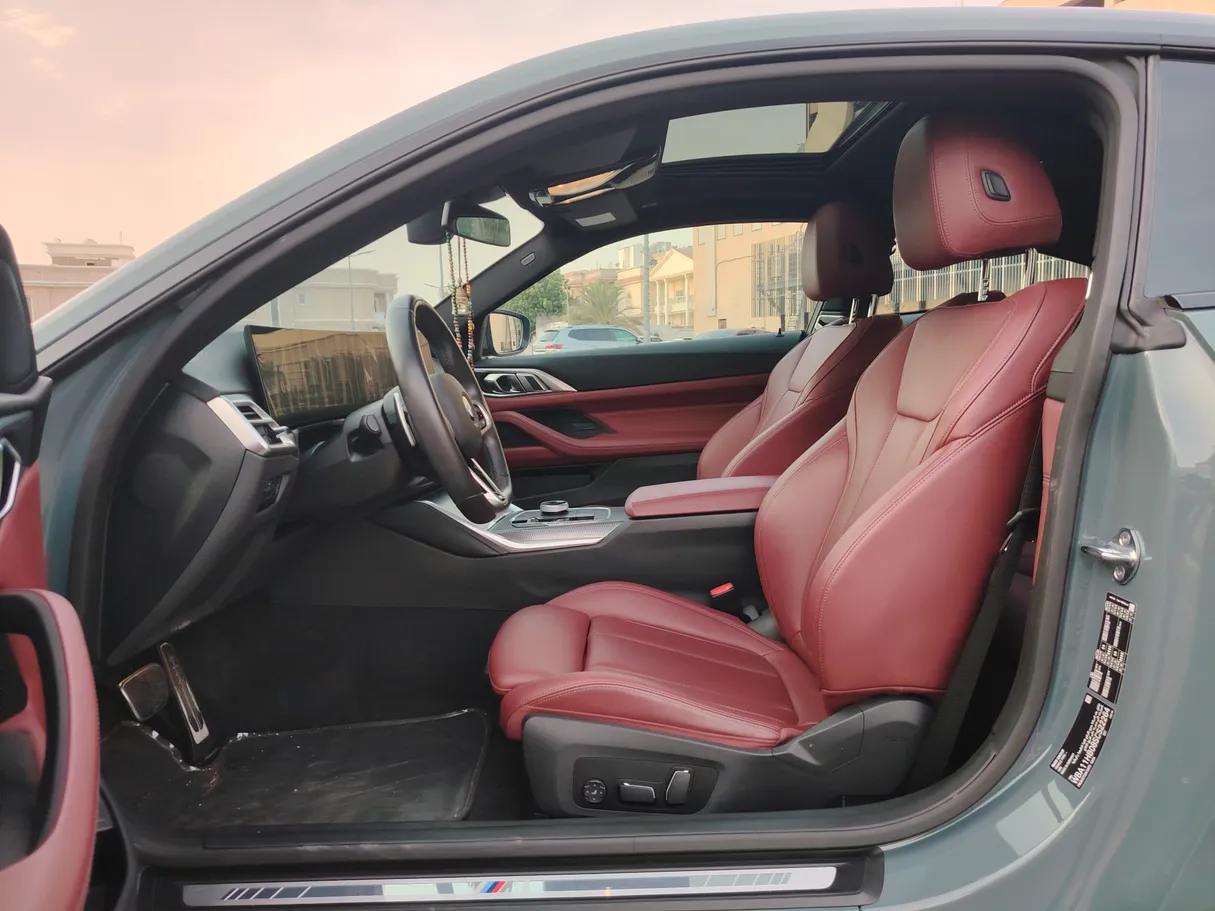Car image 13