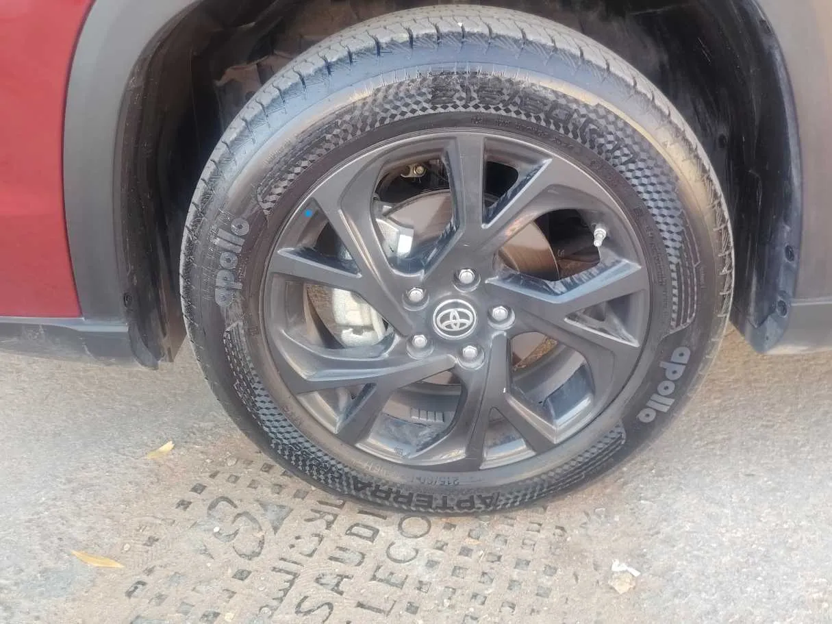 Car image 10