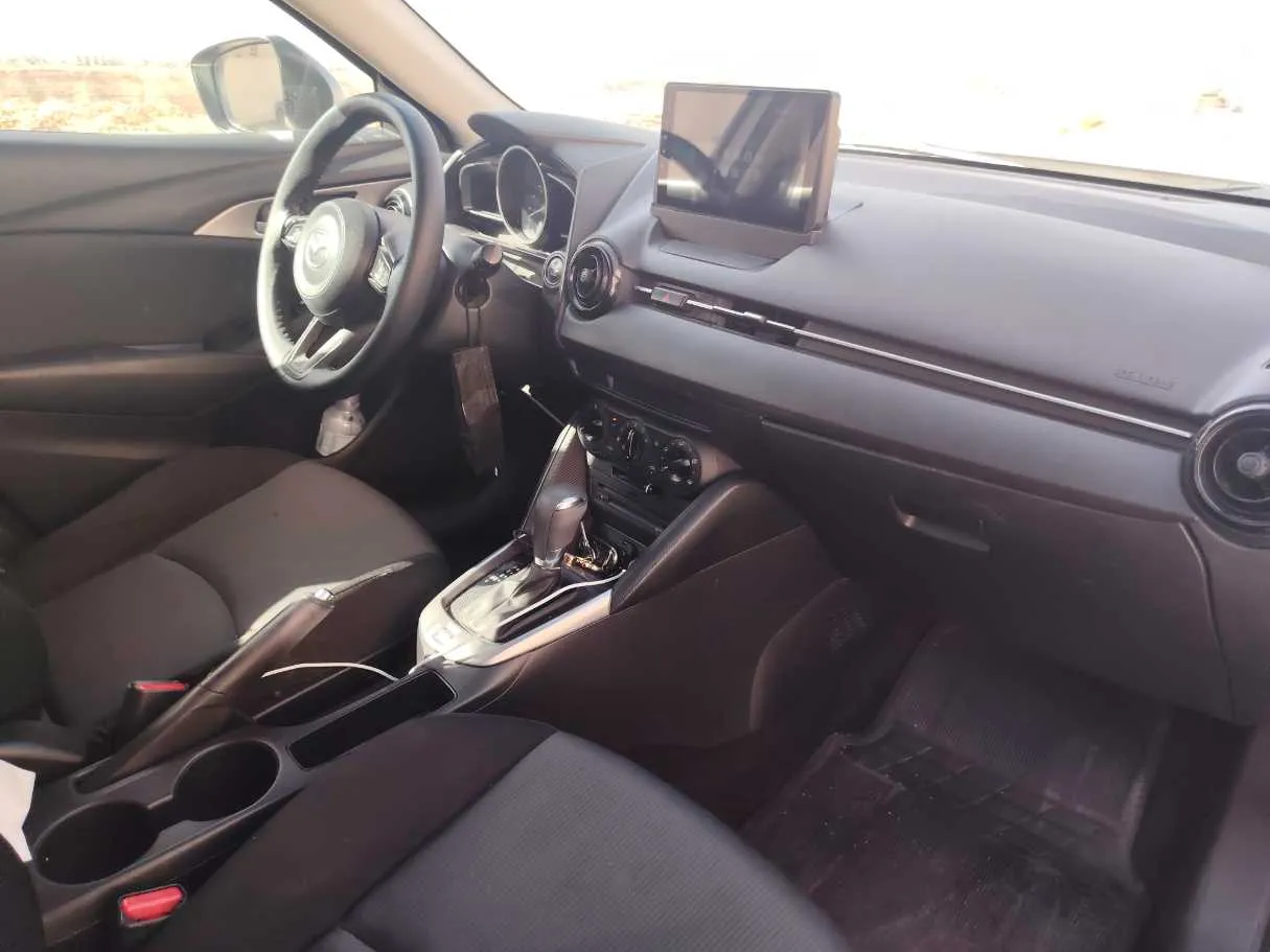 Car image 13