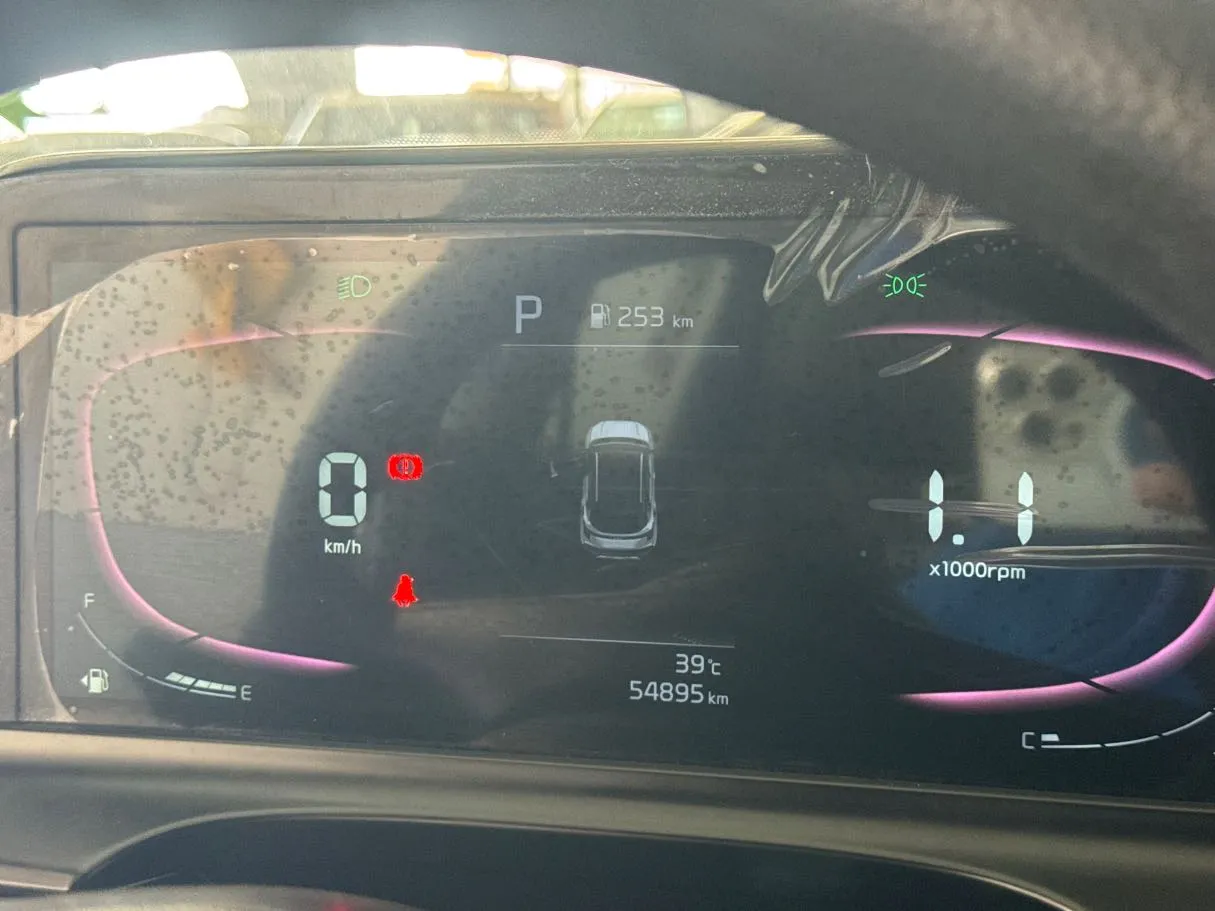 Car image 13