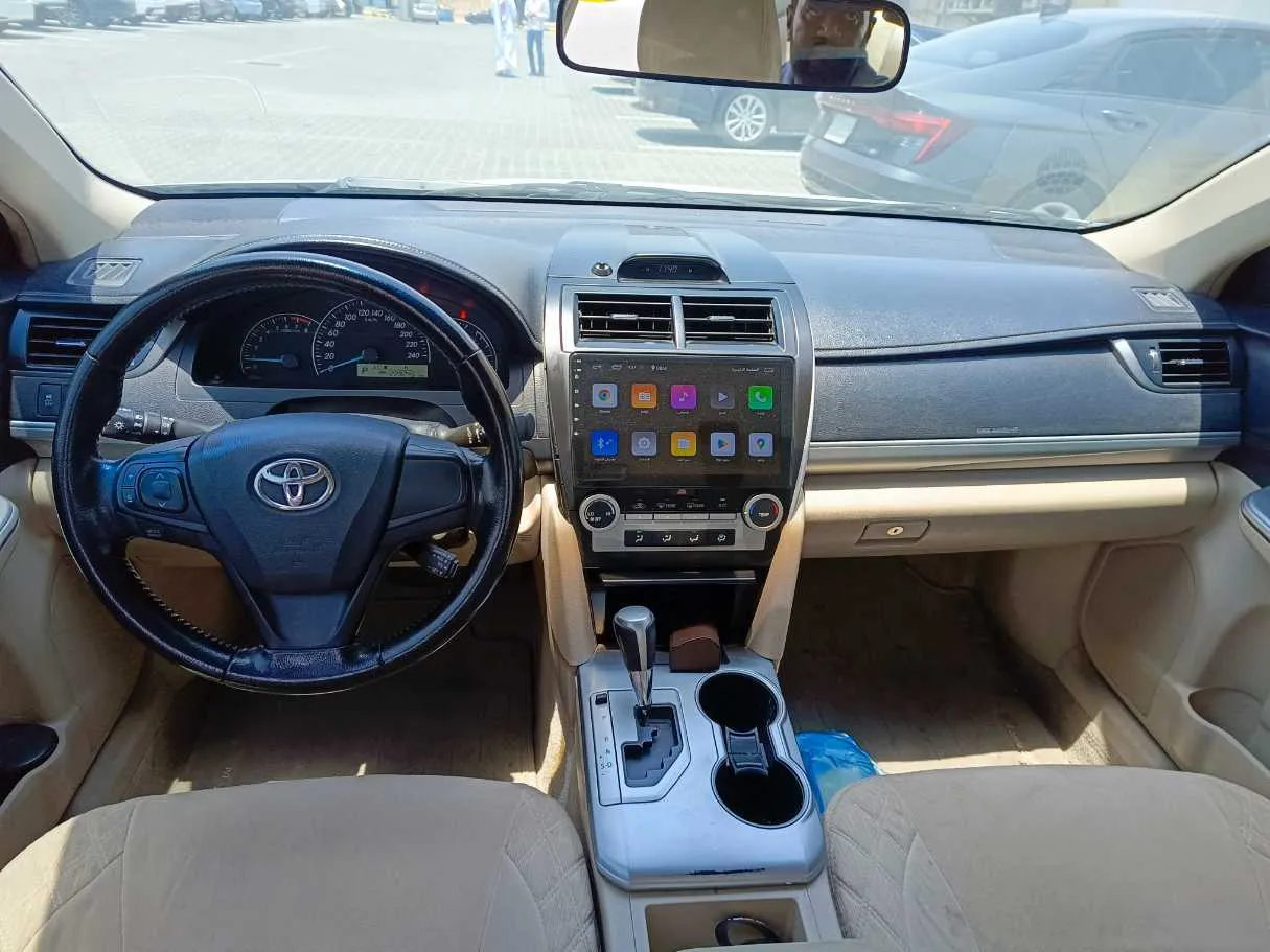Car image 19