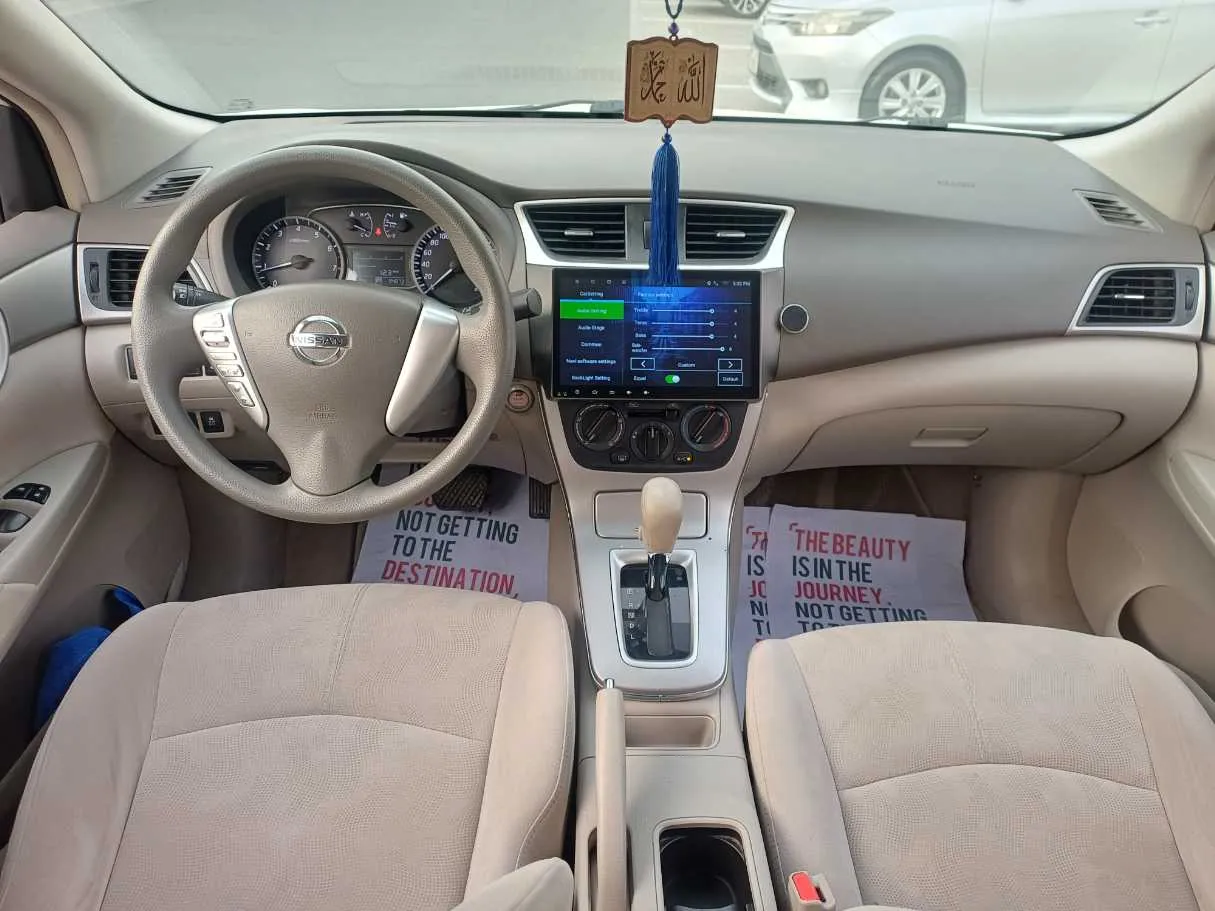 Car image 14