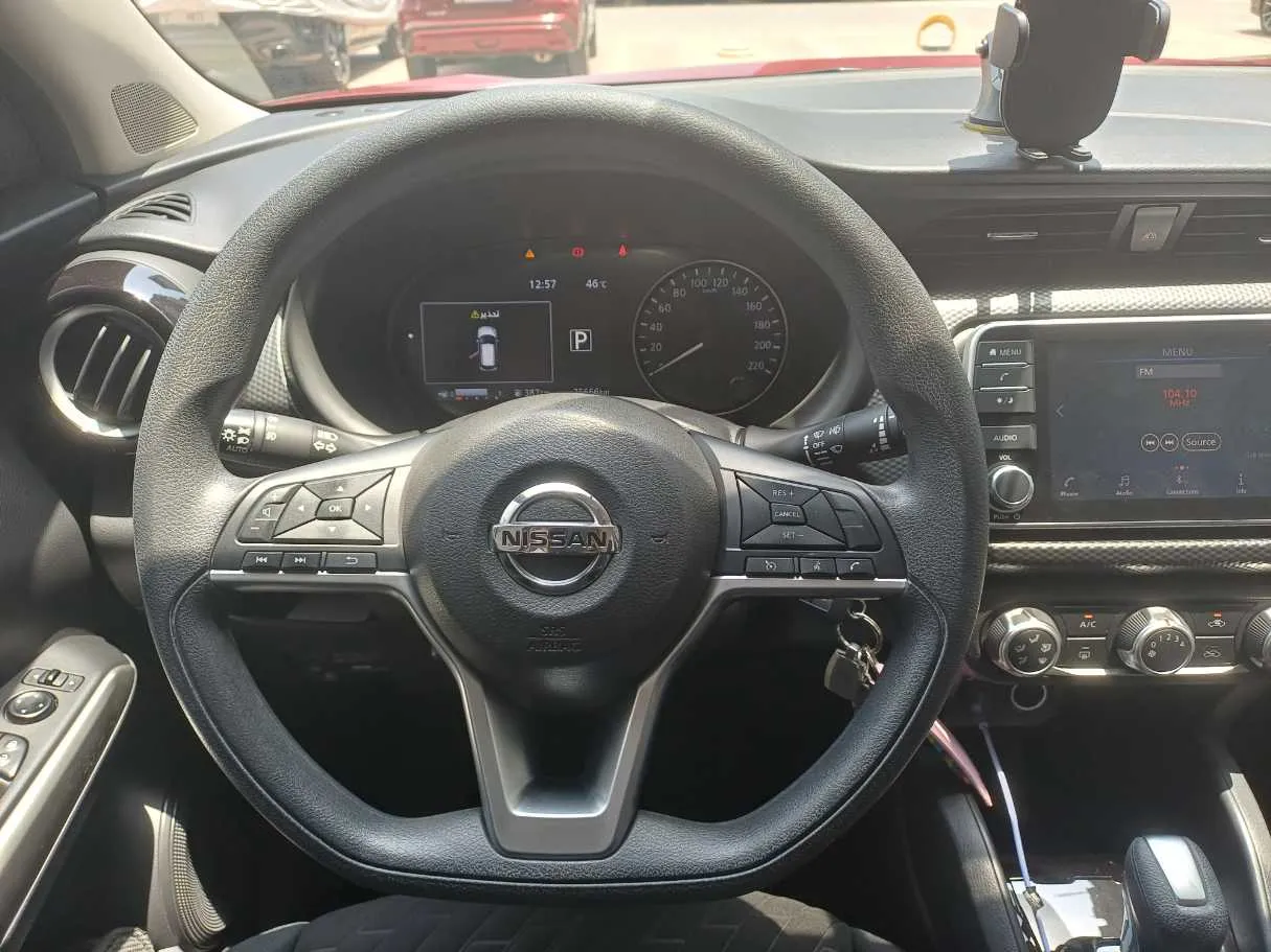 Car image 14