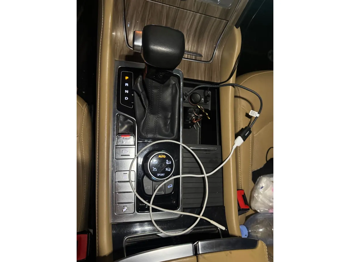 Car image 17