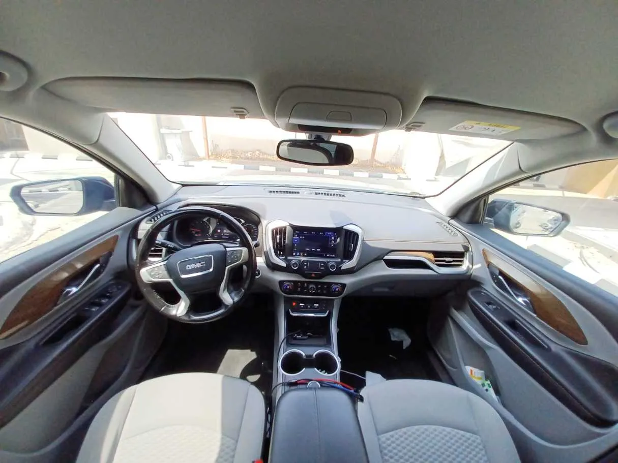 Car image 13