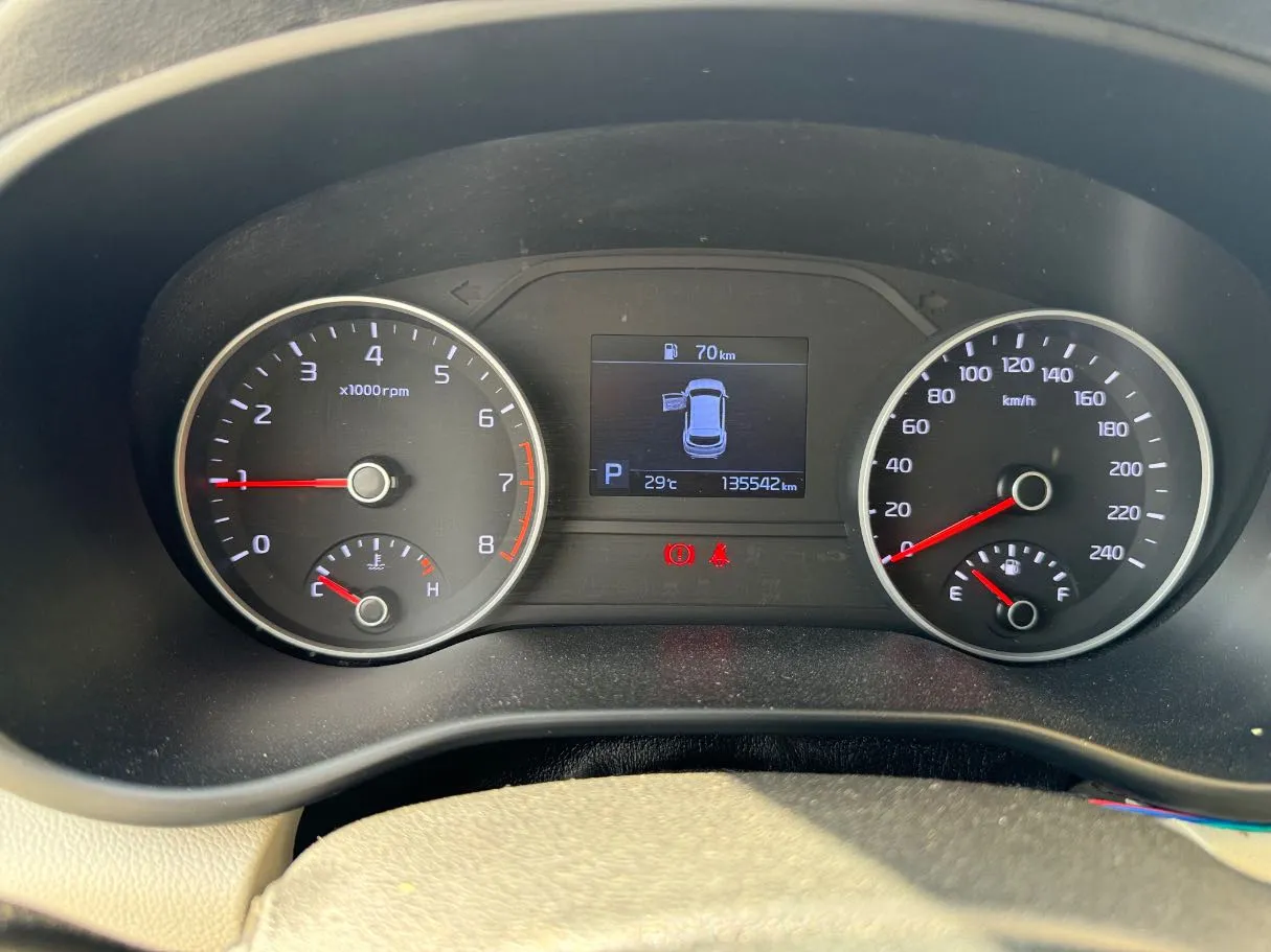 Car image 17
