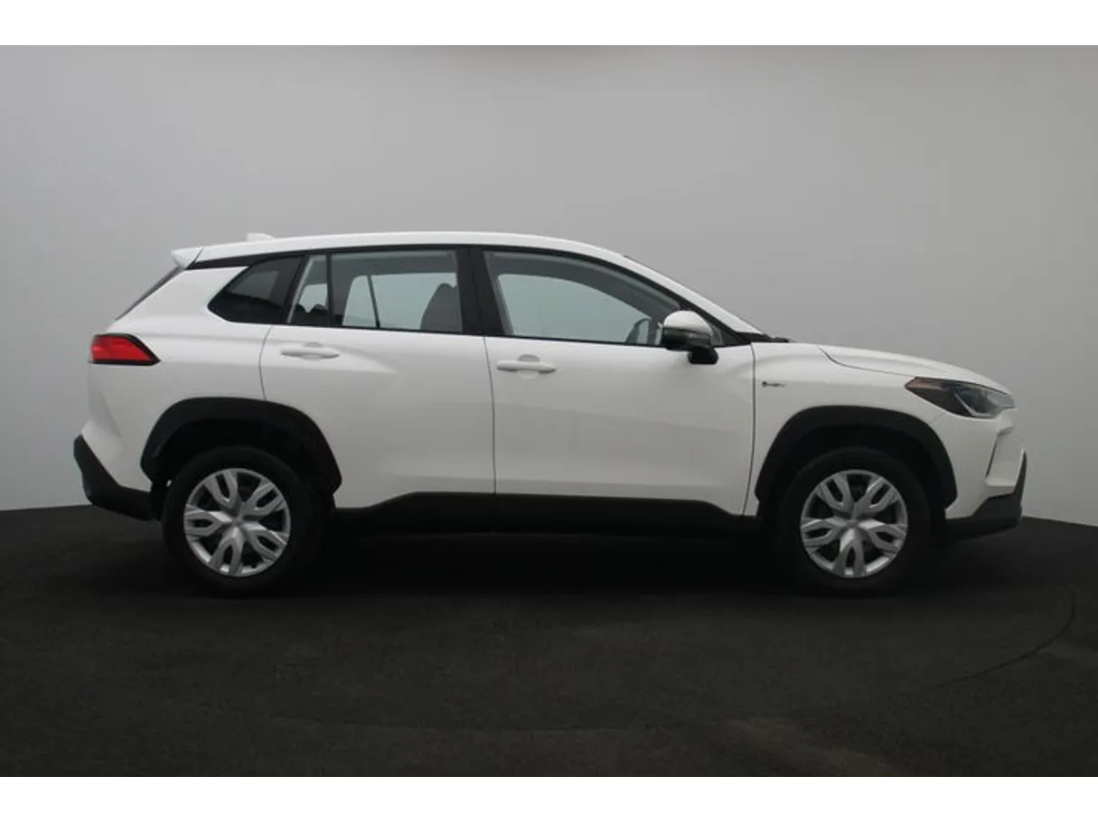Car image 13