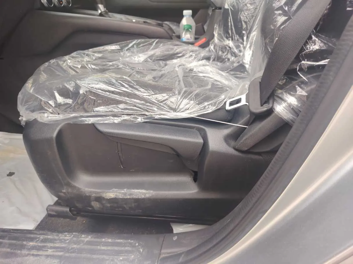 Car image 27