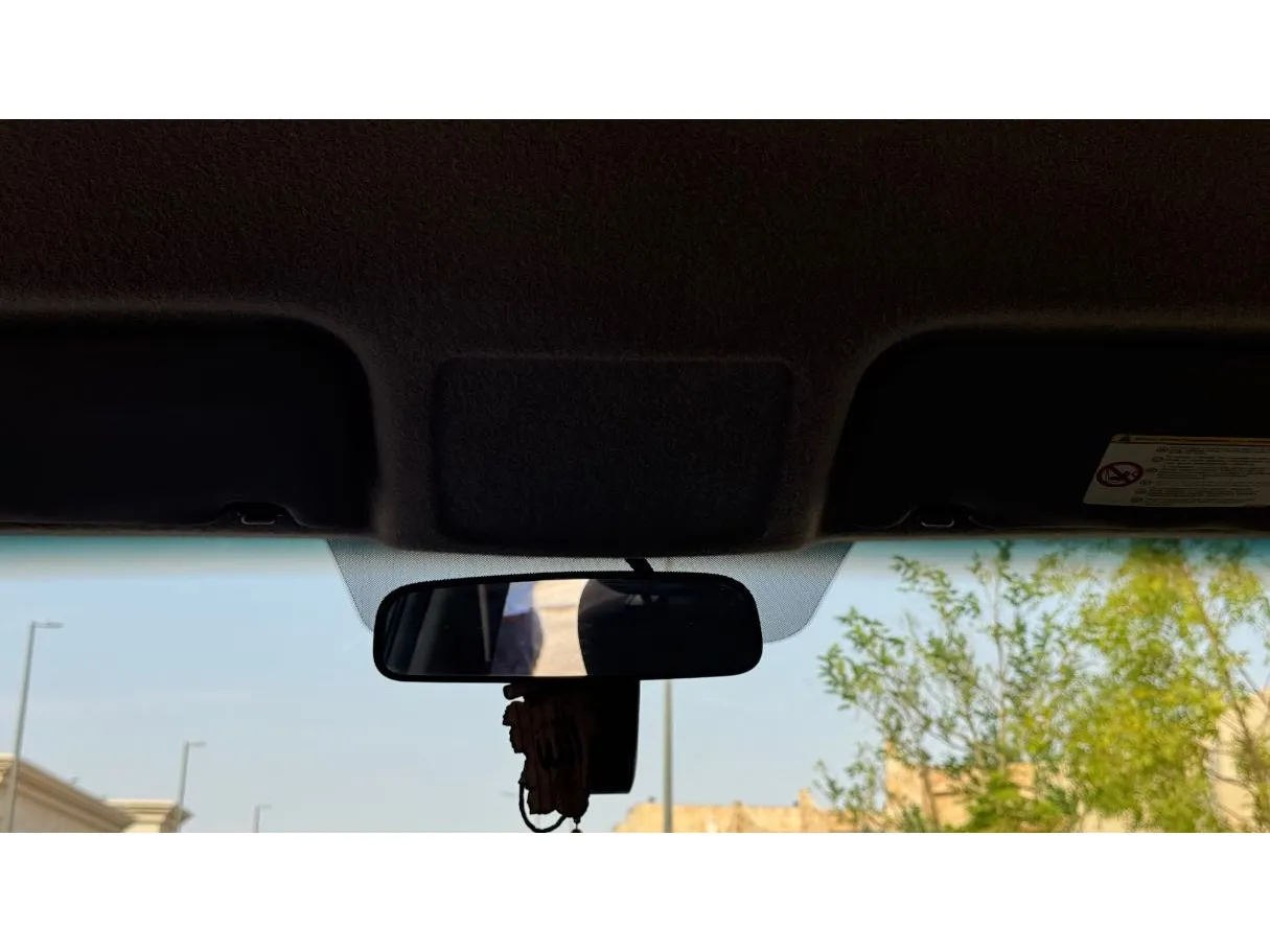 Car image 24