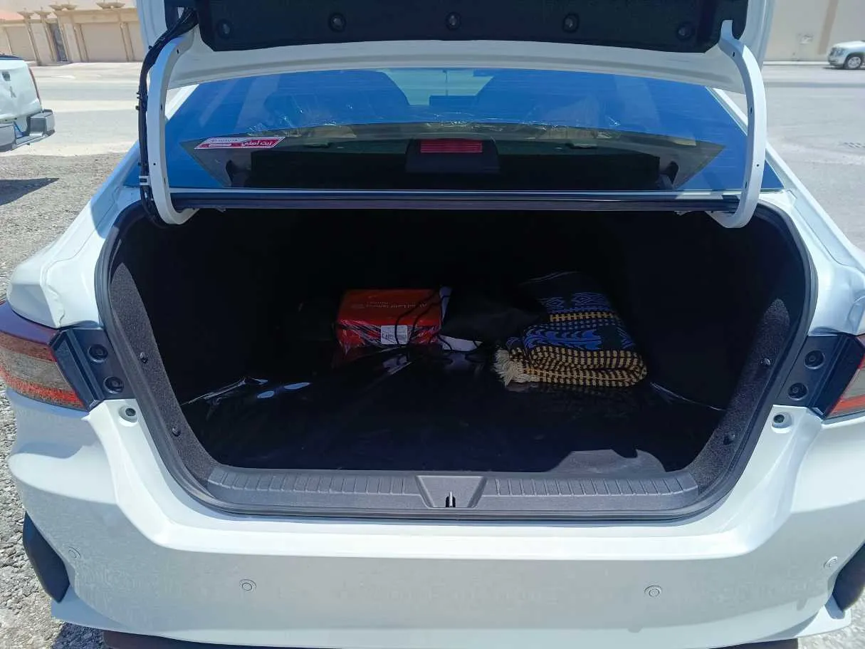 Car image 27