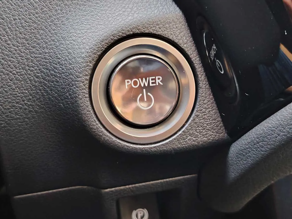 Car image 30
