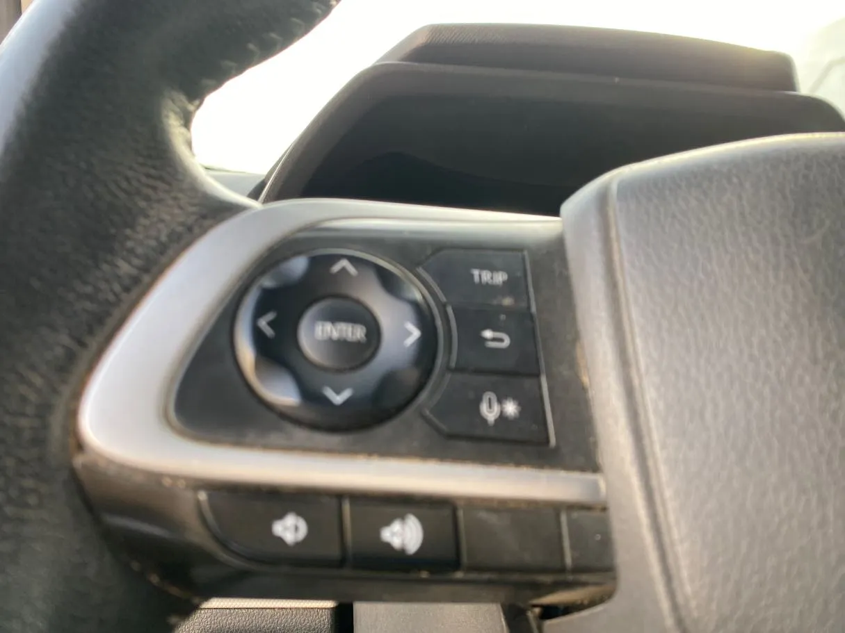 Car image 28