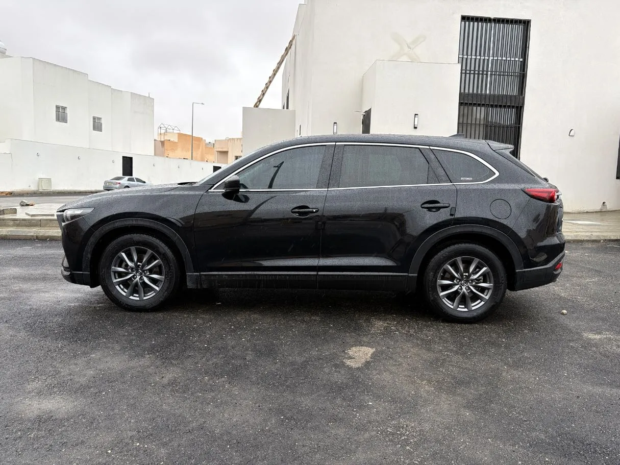 Car image 8