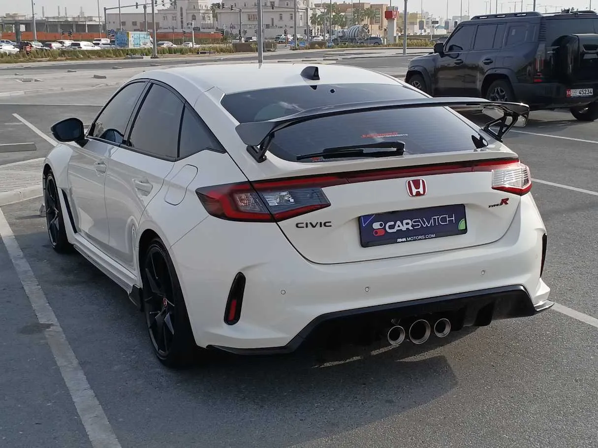 Car image 5