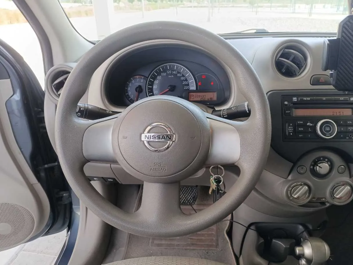 Car image 14