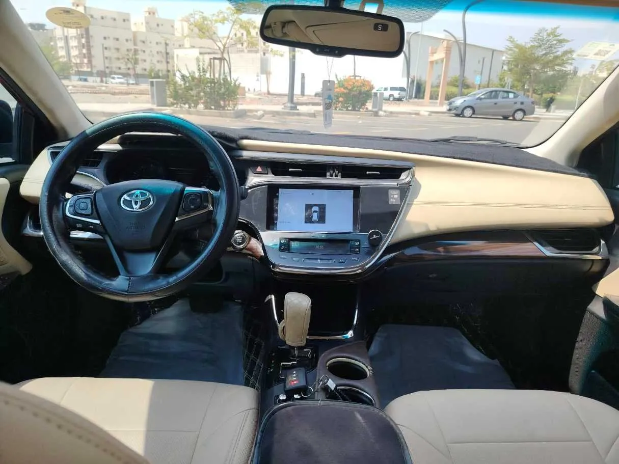 Car image 23